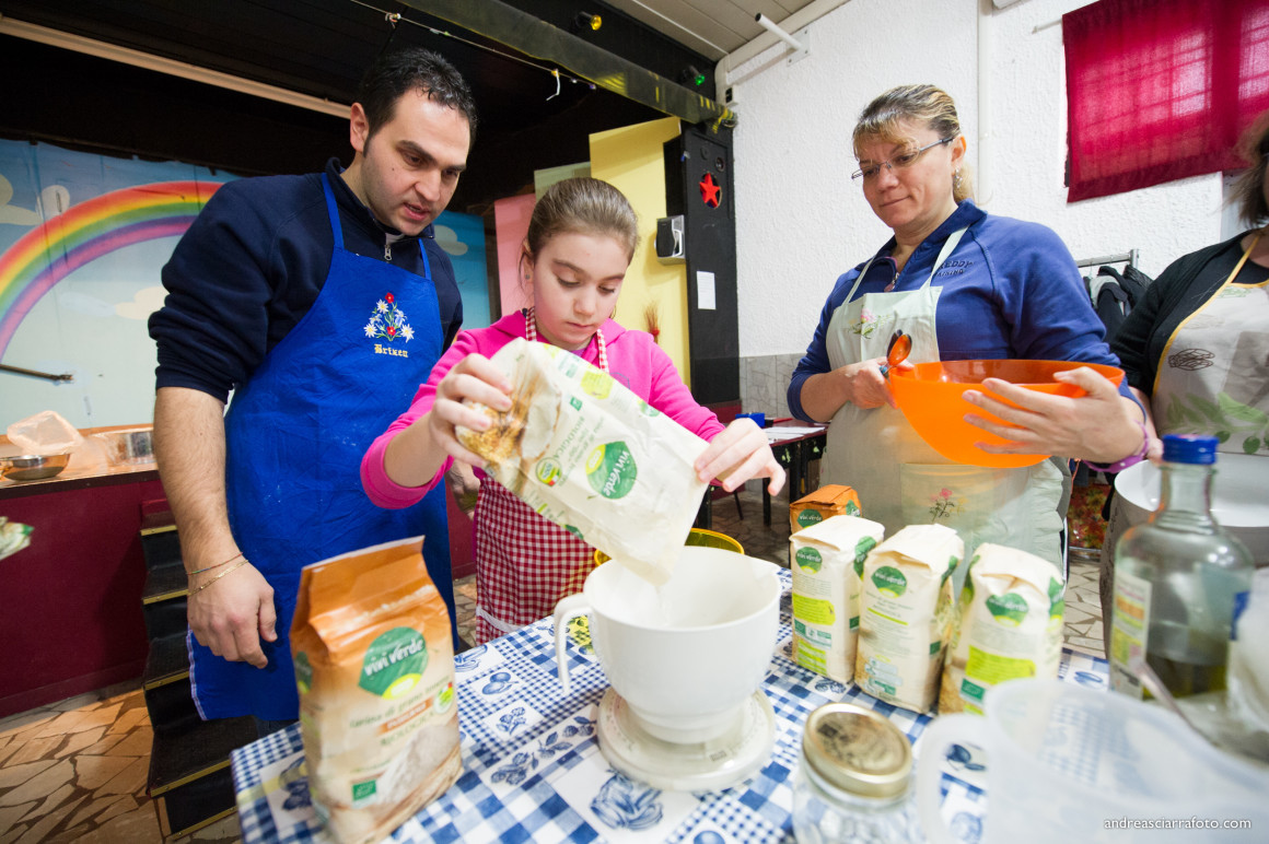 Corso di panificazione con pasta madre 14 marzo 2015 a cura di Corsi di Autoproduzione presso Ass. Gregna S.Andrea - Special Guest Sole Etrusco, mulino di Cerveteri - Foto di Andrea Sciarra (www.andreasciarrafoto.com)