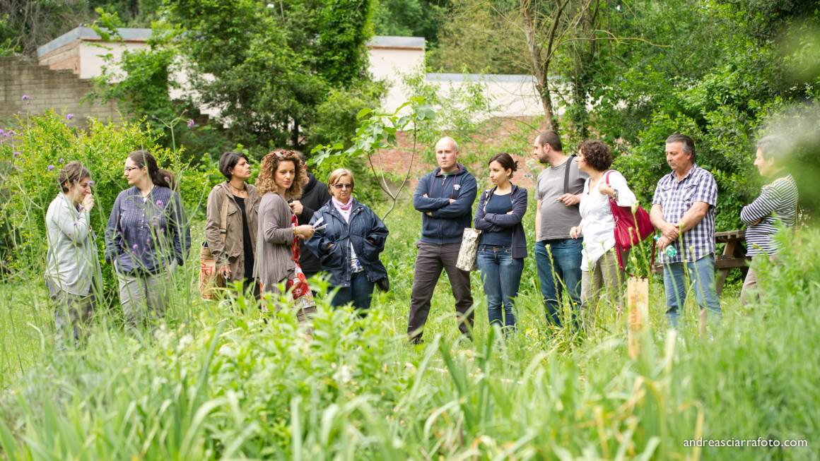 Cultura e alimentazione in orto_Picnic 16 maggio a sostegno di Hortus Urbis (Appia Antica, Roma). Contenuti scientifici dott.ssa Nicoletta Paolillo; sostegno e merenda bio di Eu's il buono fatto bene; foto di Andrea Sciarra (wwwandreascirrafoto.com)