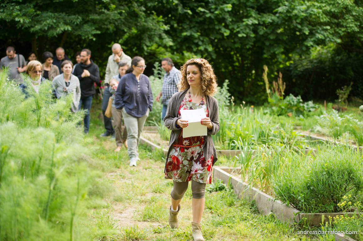 Cultura e alimentazione in orto_Picnic 16 maggio a sostegno di Hortus Urbis (Appia Antica, Roma). Contenuti scientifici dott.ssa Nicoletta Paolillo; sostegno e merenda bio di Eu's il buono fatto bene; foto di Andrea Sciarra (wwwandreascirrafoto.com)