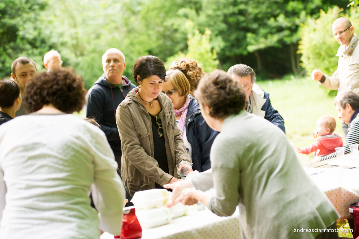 Cultura e alimentazione in orto_Picnic 16 maggio a sostegno di Hortus Urbis (Appia Antica, Roma). Contenuti scientifici dott.ssa Nicoletta Paolillo; sostegno e merenda bio di Eu's il buono fatto bene; foto di Andrea Sciarra (wwwandreascirrafoto.com)